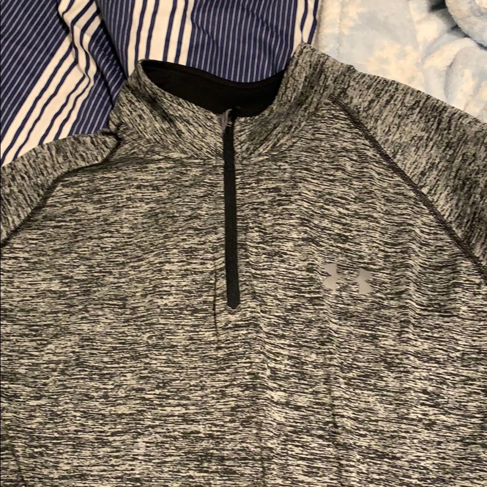 Size large under armour long sleeve quarter zip
